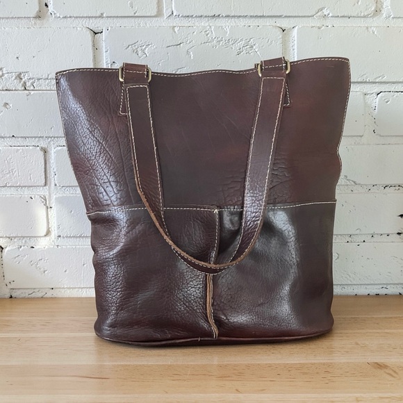 Elegant Brown Leather Tote Bag - Picture 11 of 11
